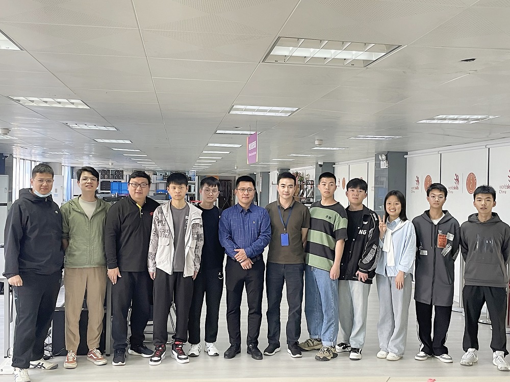 信息工程系备战国赛选手赴广州市工贸技师学院开展跨校合作训练